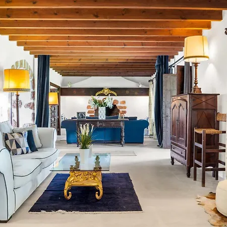 Villa Outstanding Rústica Felostal With Sauna&pool